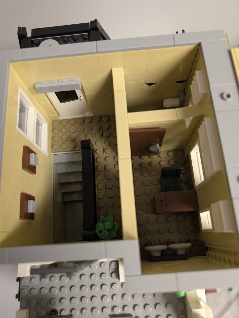 Main image 4