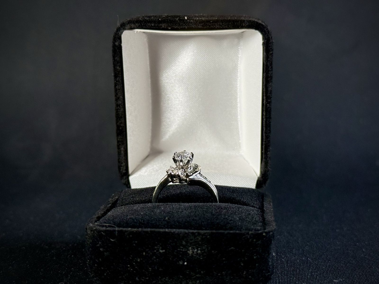 Main image 7