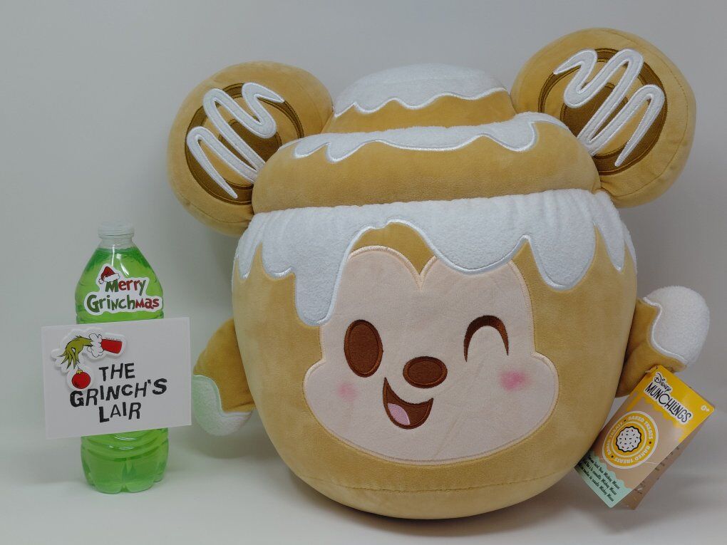 NWT Disney Munchlings Mickey Cinnamon Bun Plush