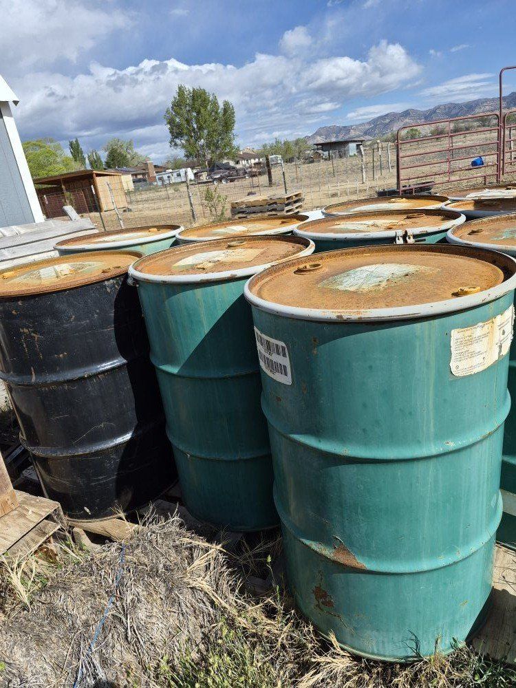 55 gallon drums with lids