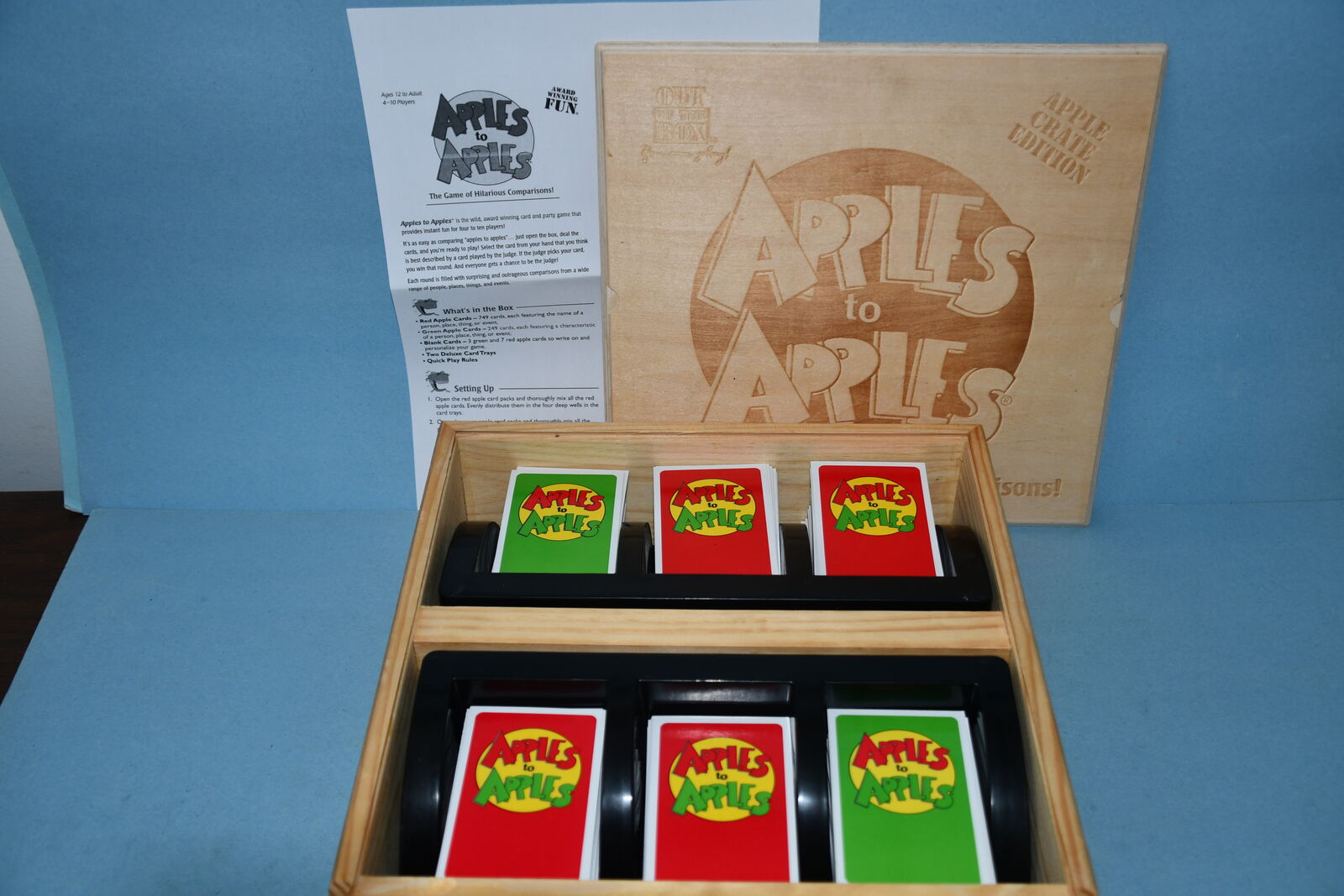 APPLES TO APPLES FAMILY GAME in WOODEN CRATE ~ COMPLETE!