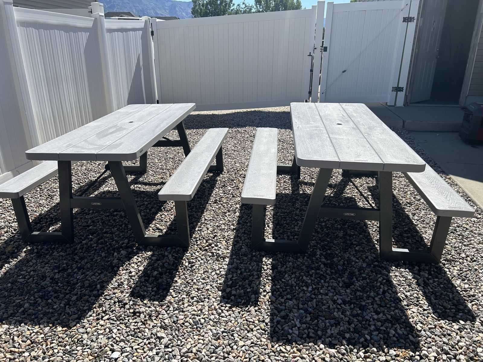 LIFETIME PICNIC TABLE