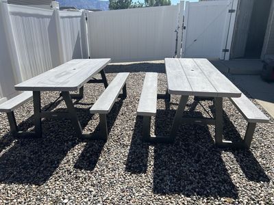 LIFETIME PICNIC TABLE