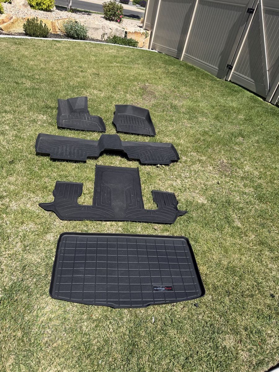 Great Condition WeatherTech mats for 2025-26 Ford Explorer