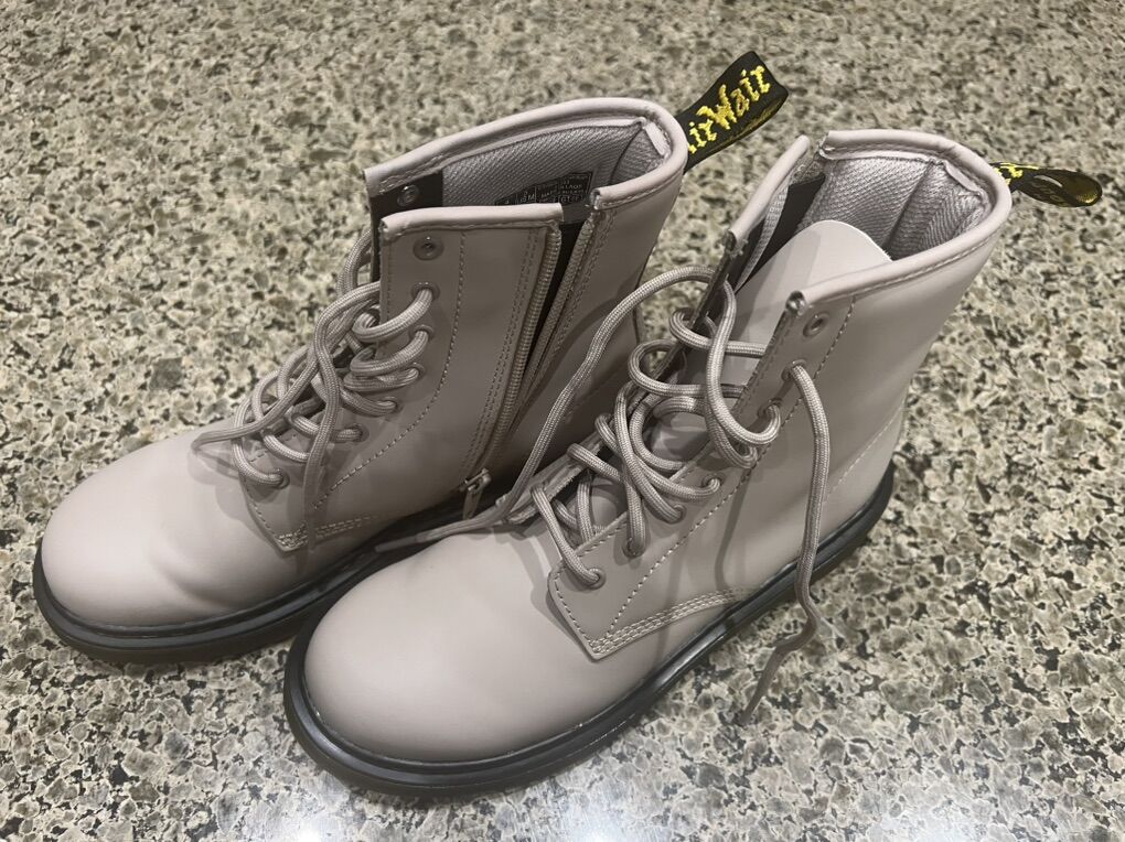 Doc Martens 1460 Pascal  Virginia Boots Size 6