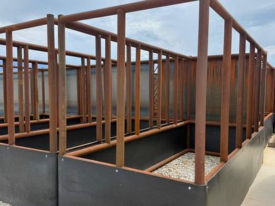 Tall Hay Feeder 4'x10'x6'