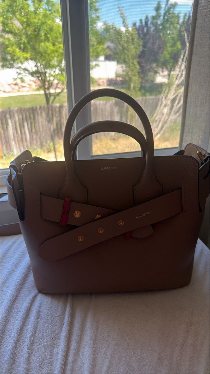 Burberry purse