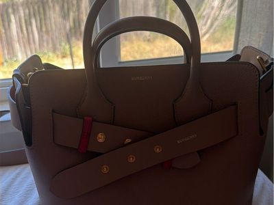 Burberry purse