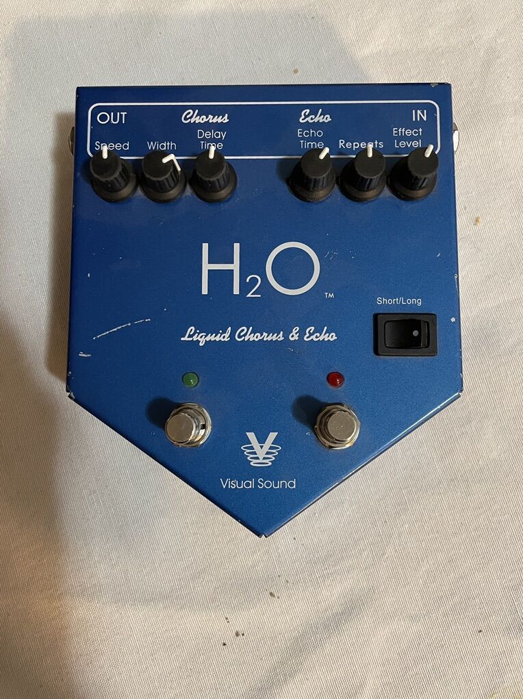 Visual Sound H2O Chorus Pedal
