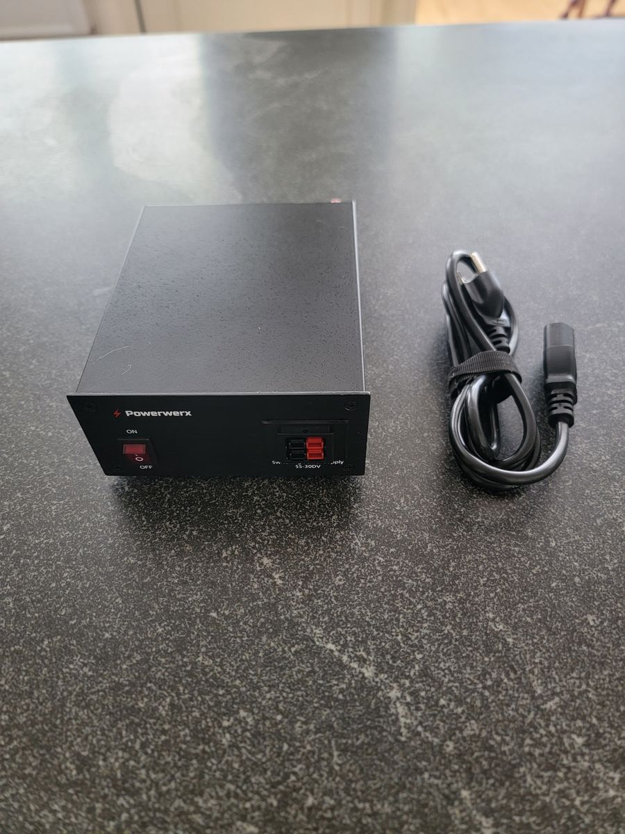 Powerwerx SS-30DV 30 Amp Desktop DC Power Supply