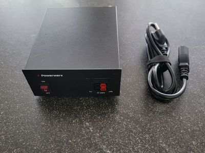 Powerwerx SS-30DV 30 Amp Desktop DC Power Supply