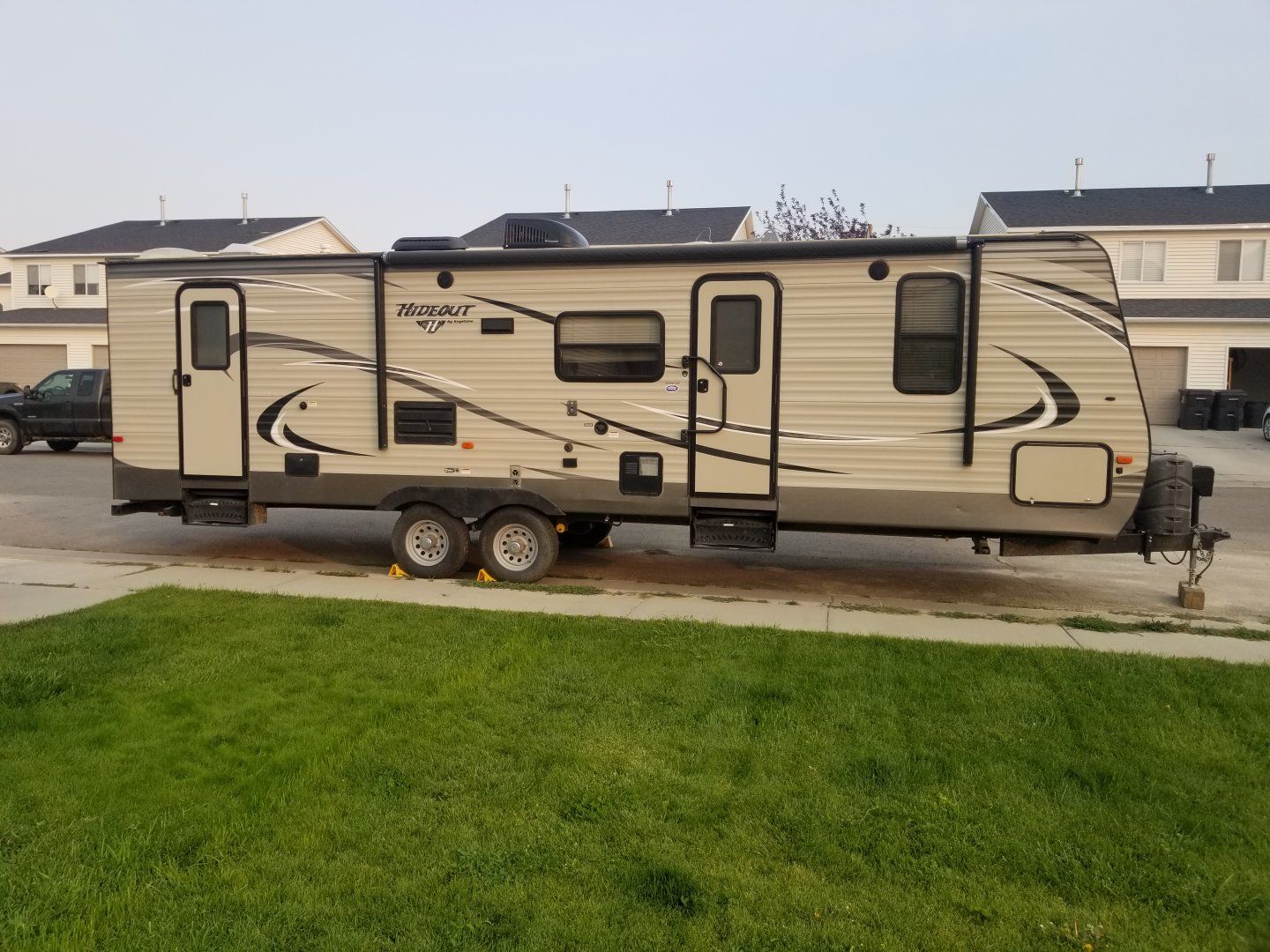 Keystone Hideout Travel Trailer - Spacious RV