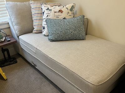 Cream/Tan Chaise Lounger