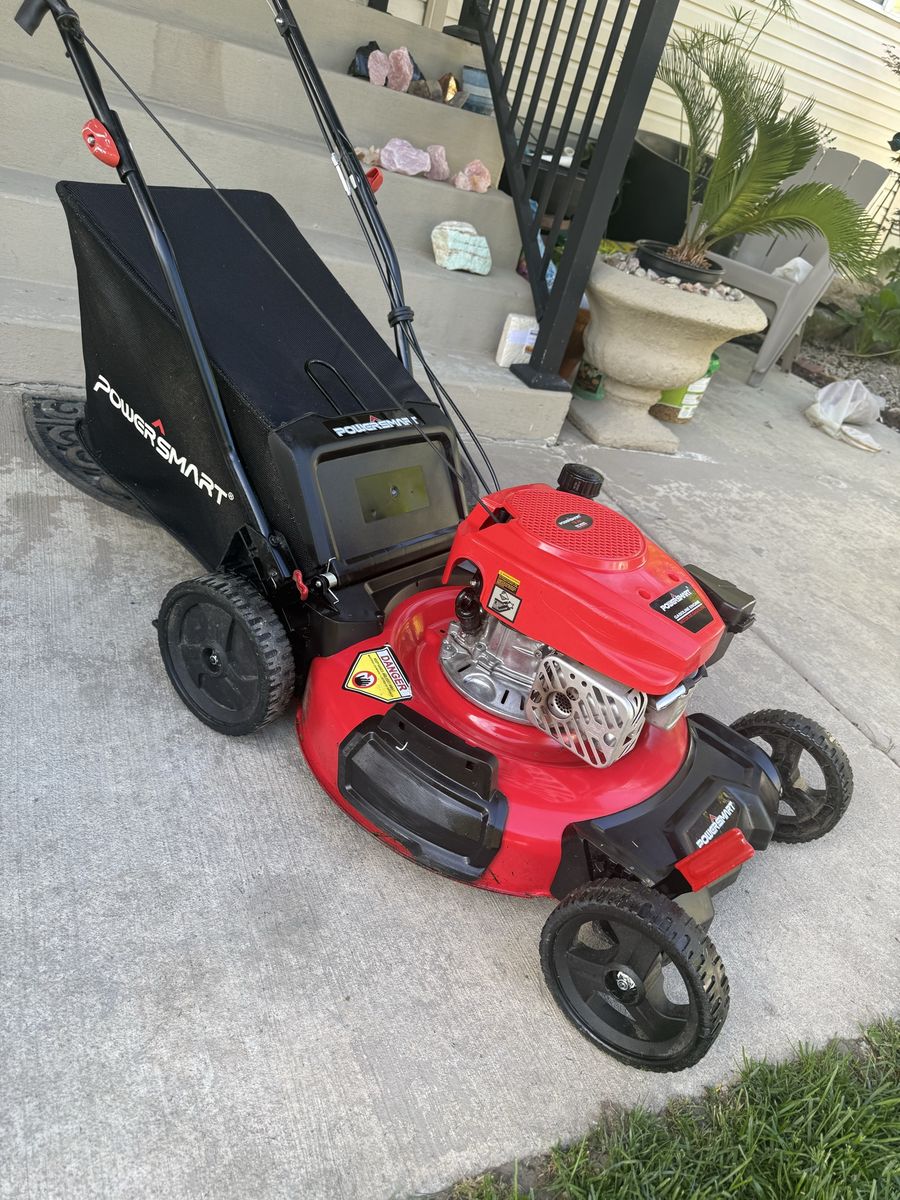 Self-propelled lawnmower