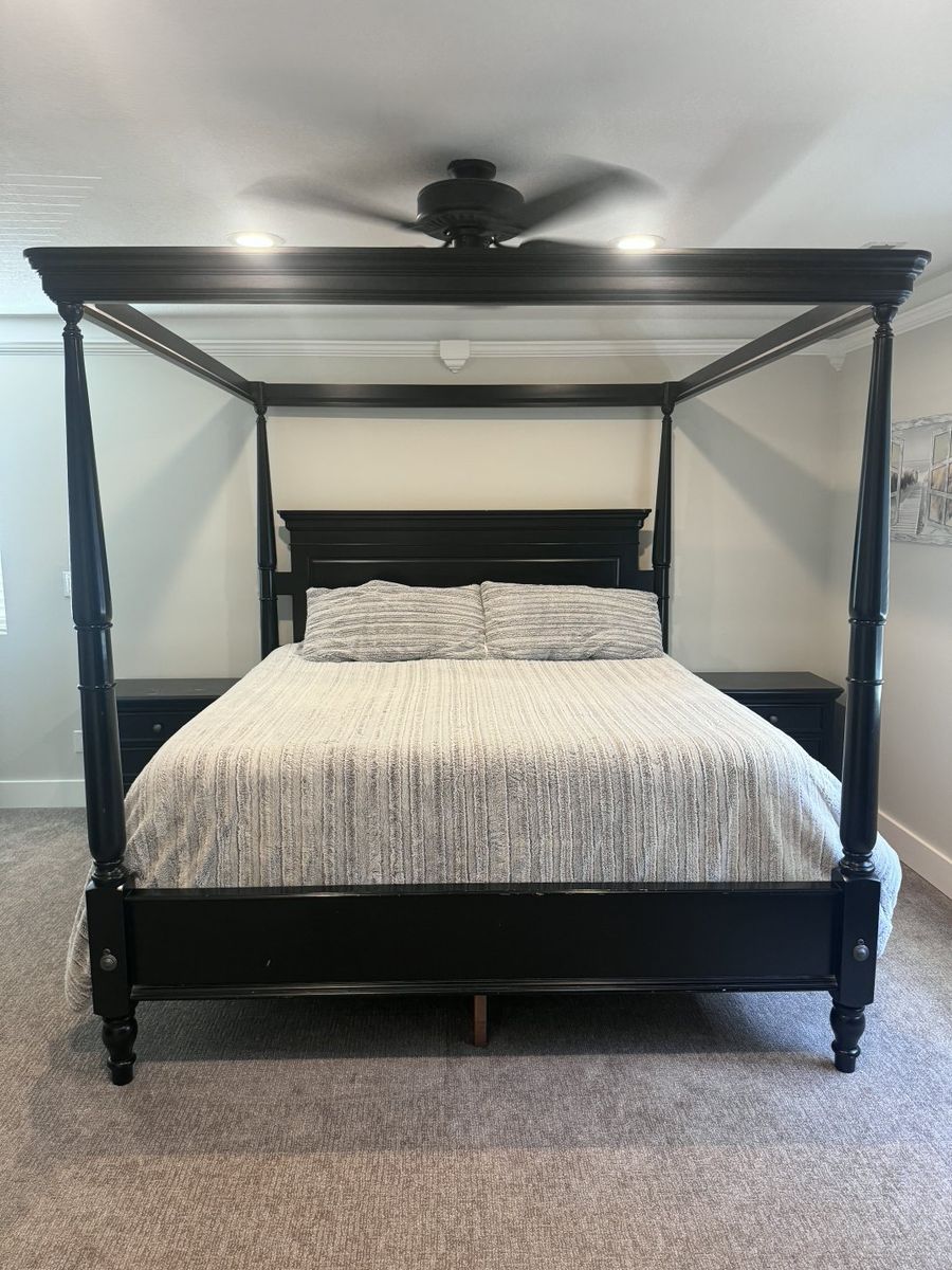 6 Piece Black Wood Bedroom Furniture Set - King Poster Bed, Dresser, Chest, Nightstands