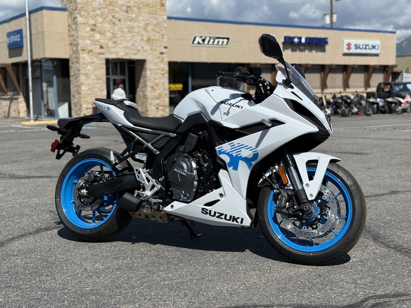 2026 SUZUKI GSX-8R Pearl Tech White - S02727