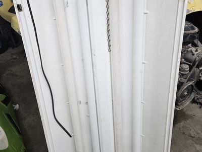 Large Fluorescent Light Fixture with 4 Bulbs and Chain for Hanging