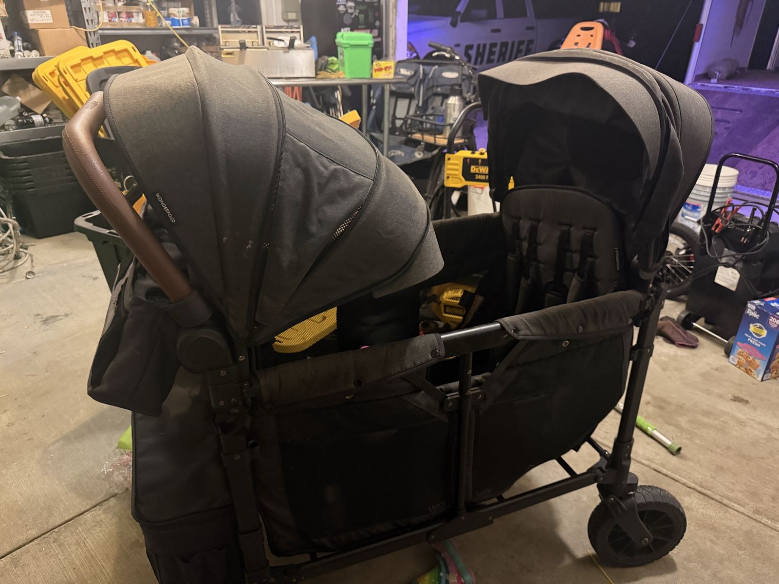 WonderFold Wagon W4 Luxe Stroller Wagon - 4-Seater Quad Stroller, UsedGood