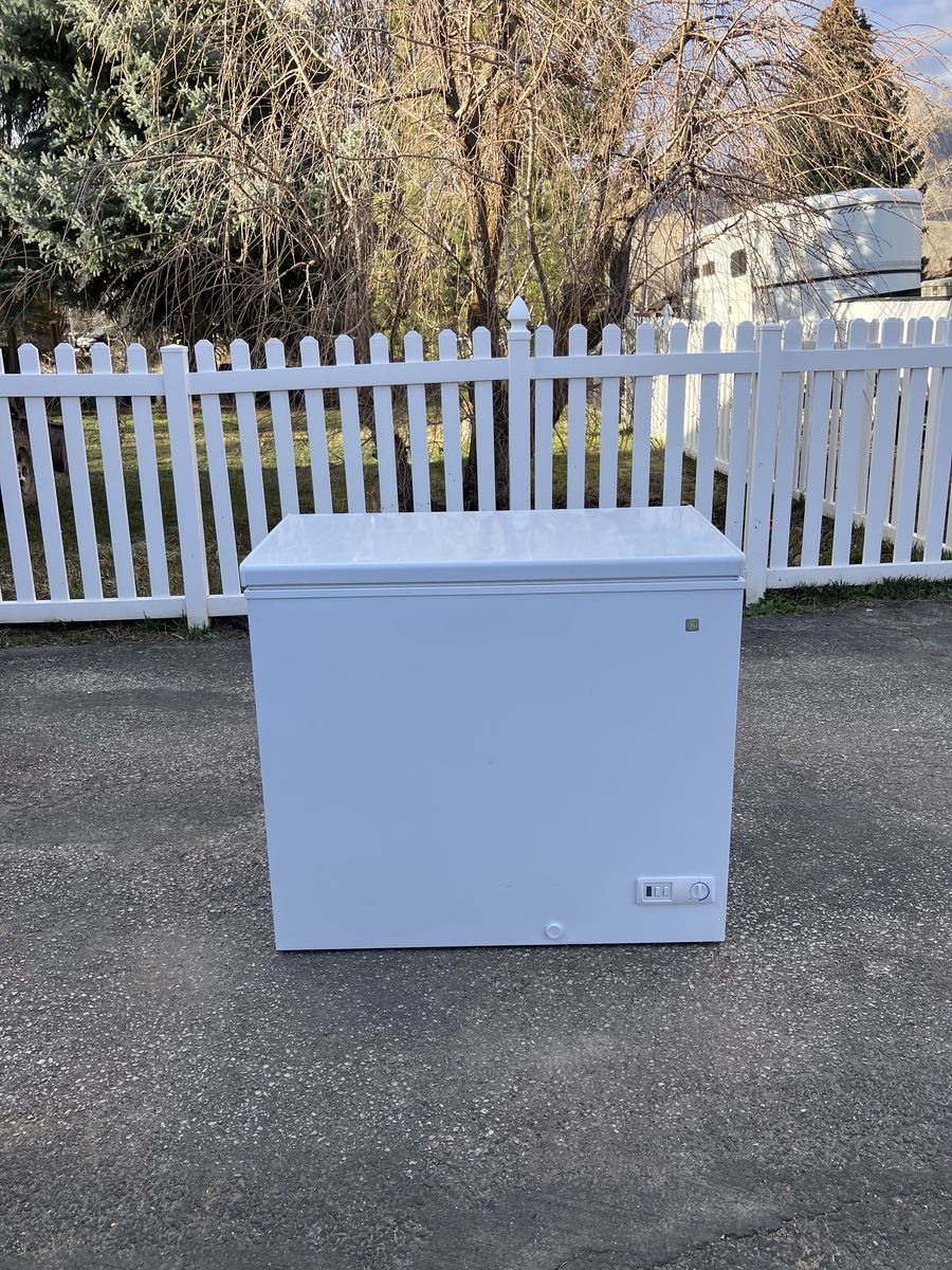 Chest Freezer - clean and good condition