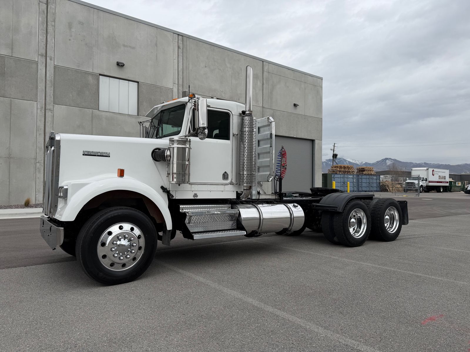 2002 Kenworth W900 Day Cab