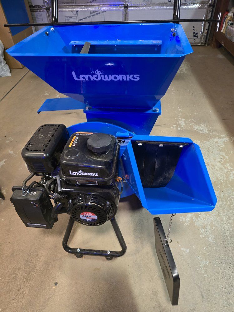 Landworks 7HP Alpha 212CC Wood Chipper Shredder with 3-Inch Capacity, Gas Powered