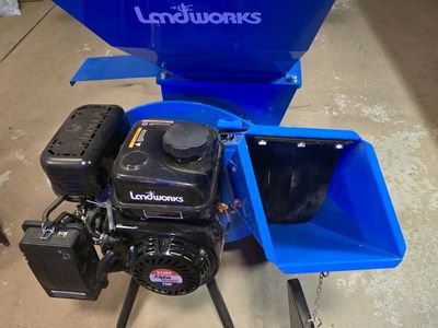 Landworks 7HP Alpha 212CC Wood Chipper Shredder with 3-Inch Capacity, Gas Powered