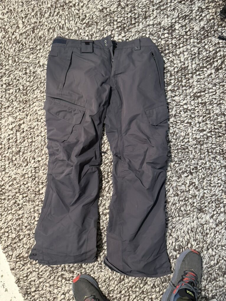 686 Snowboard Pants brand New Size XL
