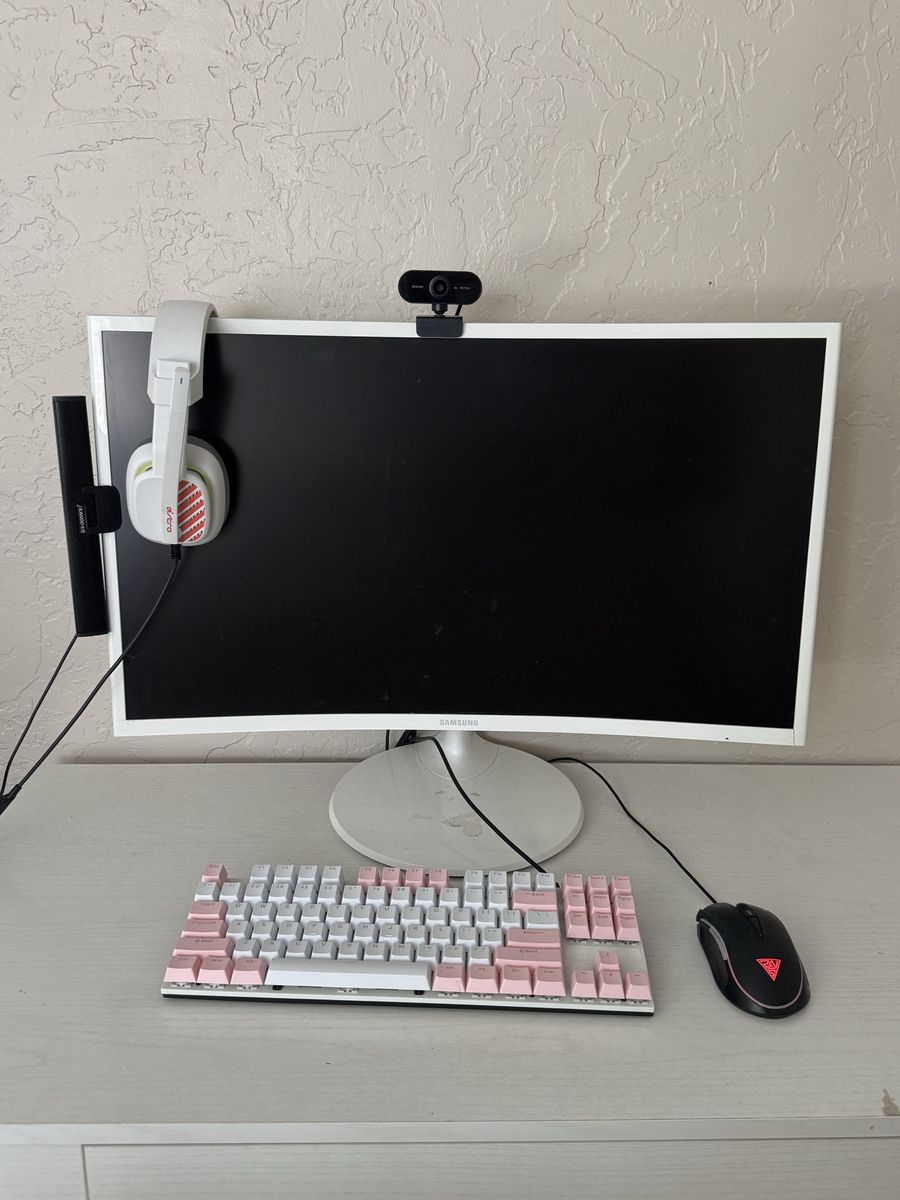 PC monitor set up