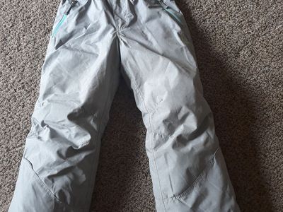 CHILDS SNOW PANTS SIZE 5/6