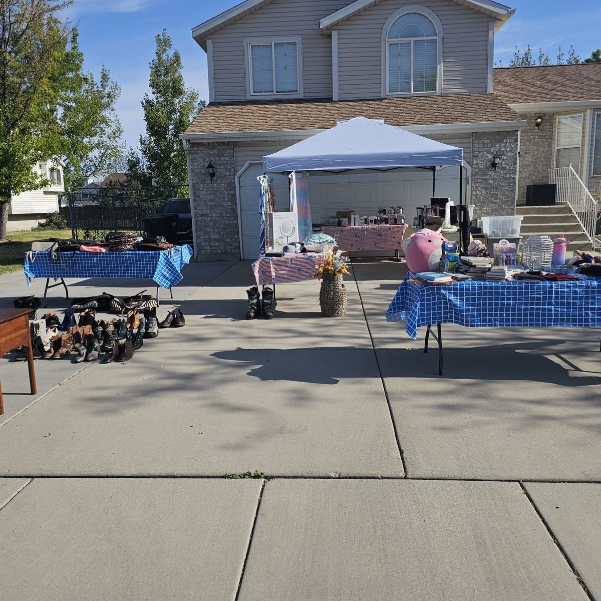 Huge Multi Family Yardsale!!!