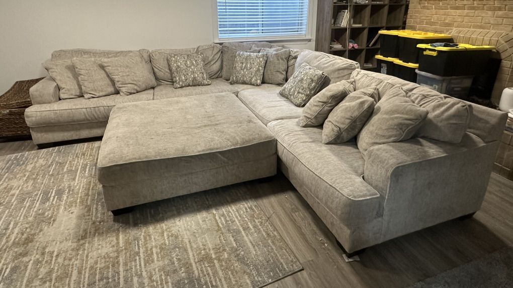Sectional Couch-SUPER comfortable