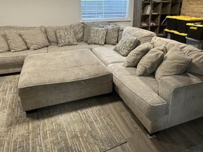 Sectional Couch-SUPER comfortable