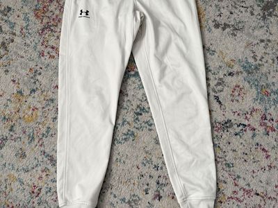 Under Armour Mens jogger sweatpants