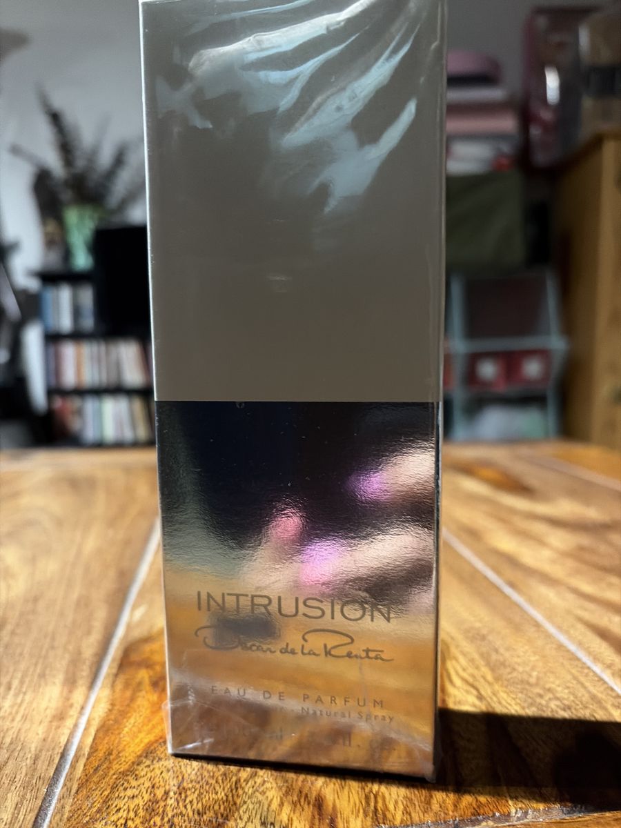 New Intrusion(Oscar De La Renta)