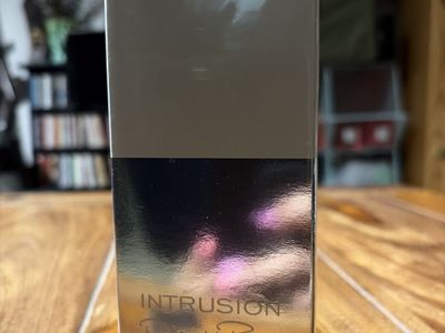 New Intrusion(Oscar De La Renta)