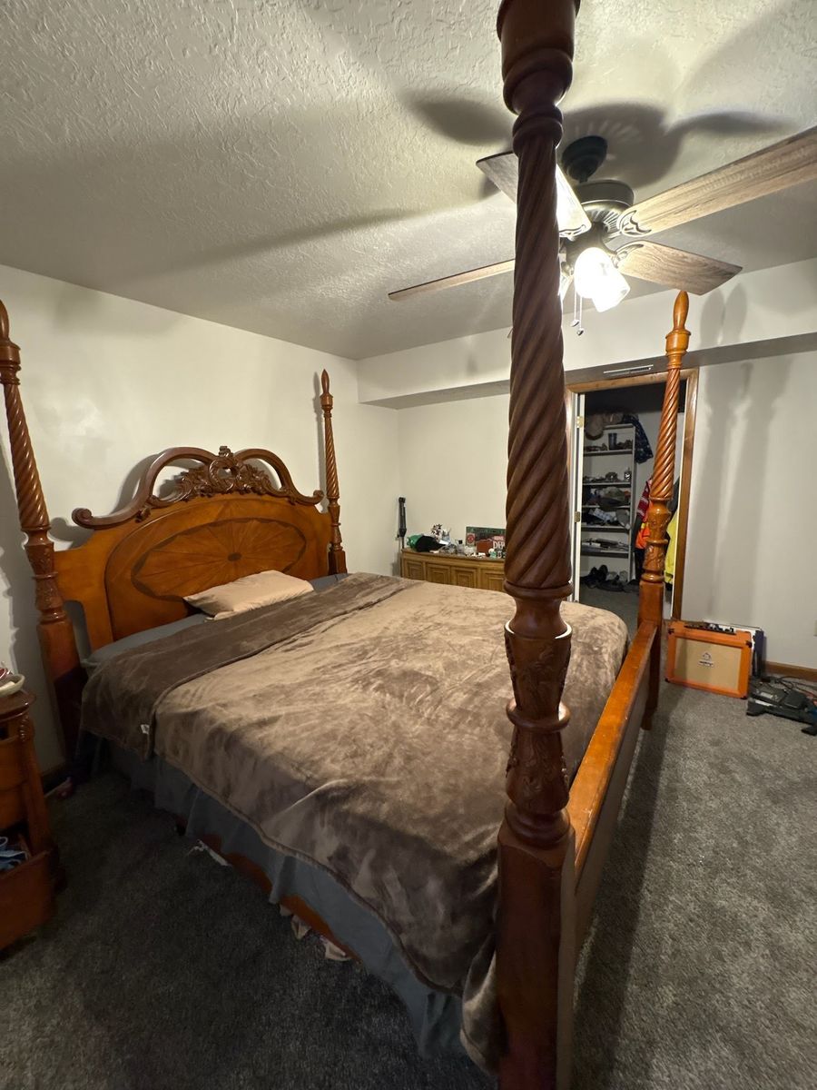 King Bed Set, BEAUTIFUL WOOD DESIGN