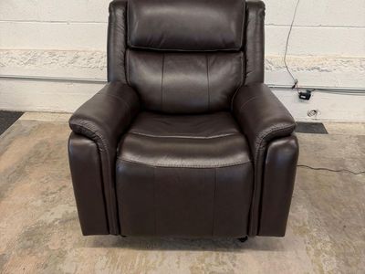LIKE NEW!! COSTCO BARCALOUNGER BRYSON LEATHER POWER RECLININING ROCKING CHAIR W/ POWER HEADREST!!