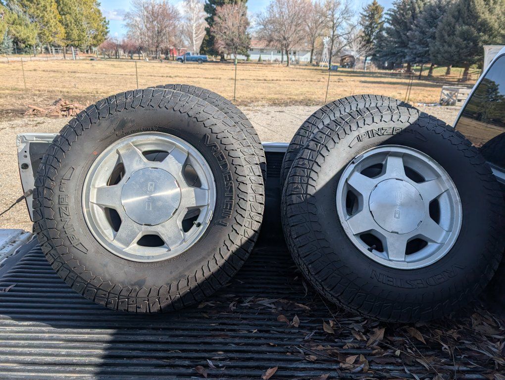 P265/70r16 Vredestein Pinza AT okn GMC 6-lug