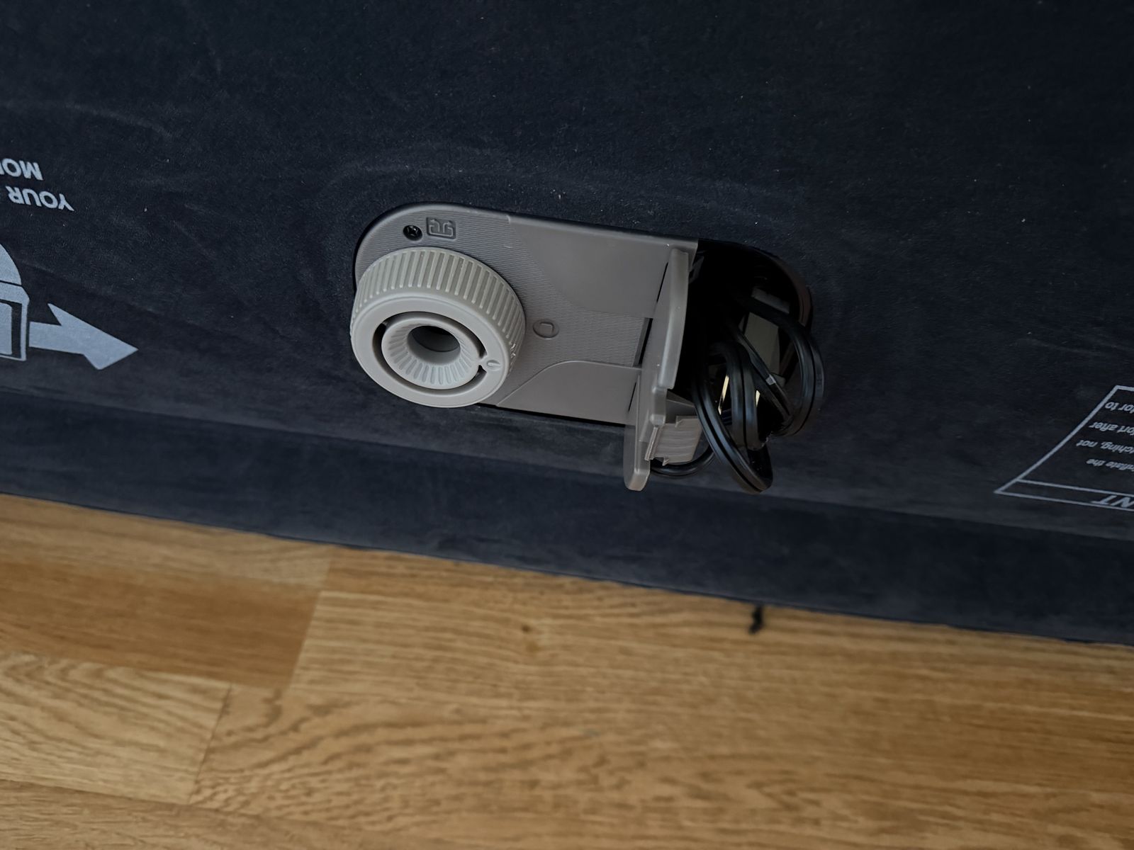 Main image 3