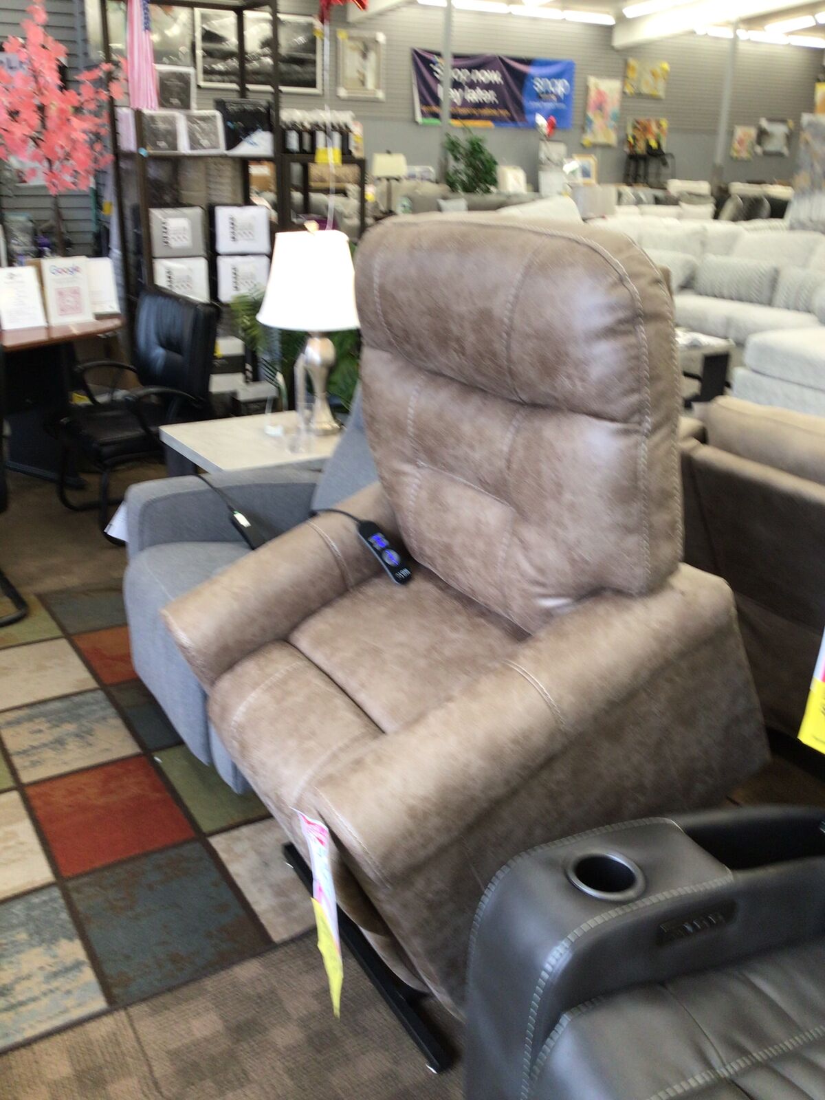 Having Surgery??? Power Lift Chairs!!! $698-