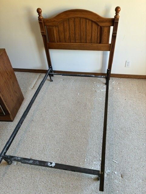 5 Piece Twin Bedroom Set w/Bedframe