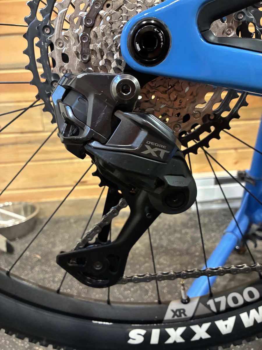Shimano XT Di2 Wireless Drivetrain - Full Groupset