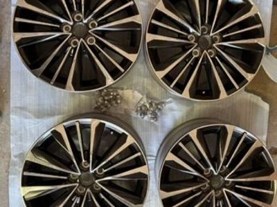 OEM 20" Toyota Grand Highlander Hybrid MAX Platinum Wheels (Set of 4) – New Take-offs