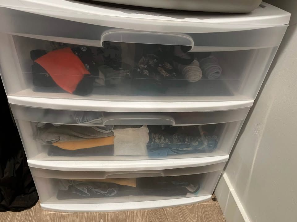 ️Plastic drawer tower / Torre de cajones de plástico