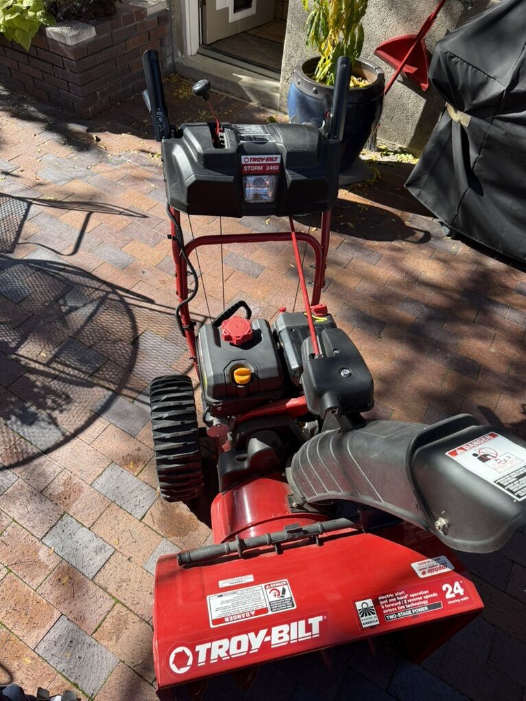 Troy-Bilt 24 Snowblower New Never Used $500.00