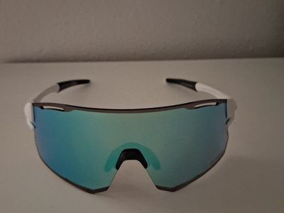 Tifosi Swick Cycling Sunglasses White Frame Blue Mirrored Lens