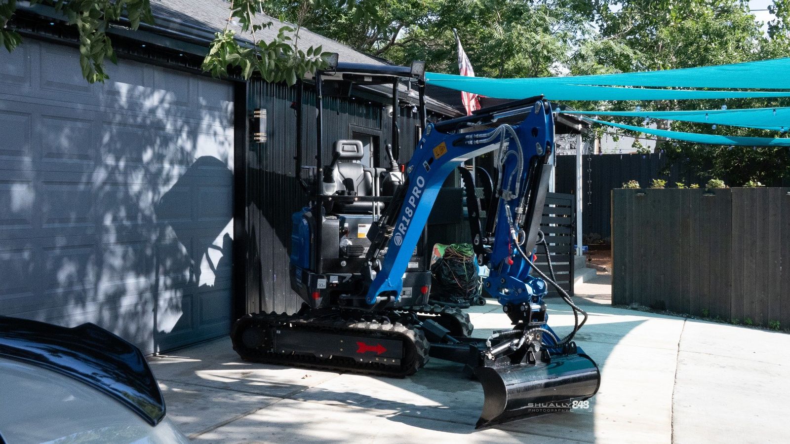 Rippa R18 Diesel Mini Excavator – 4,400 lb Machine – Expandable Tracks