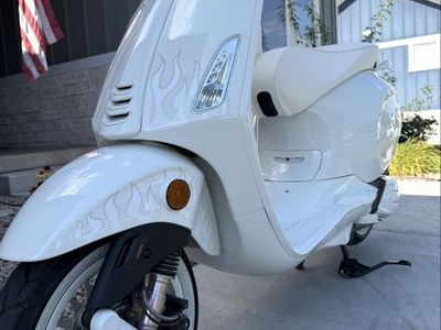 2023 VESPA PRIMAVERA 150 JUSTIN BIEBER EDITION - LOW MILES
