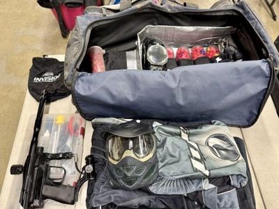 Paintball Kit w/CO2 Gun, Balls, Bag, Etc.