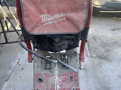 Airless paint sprayer